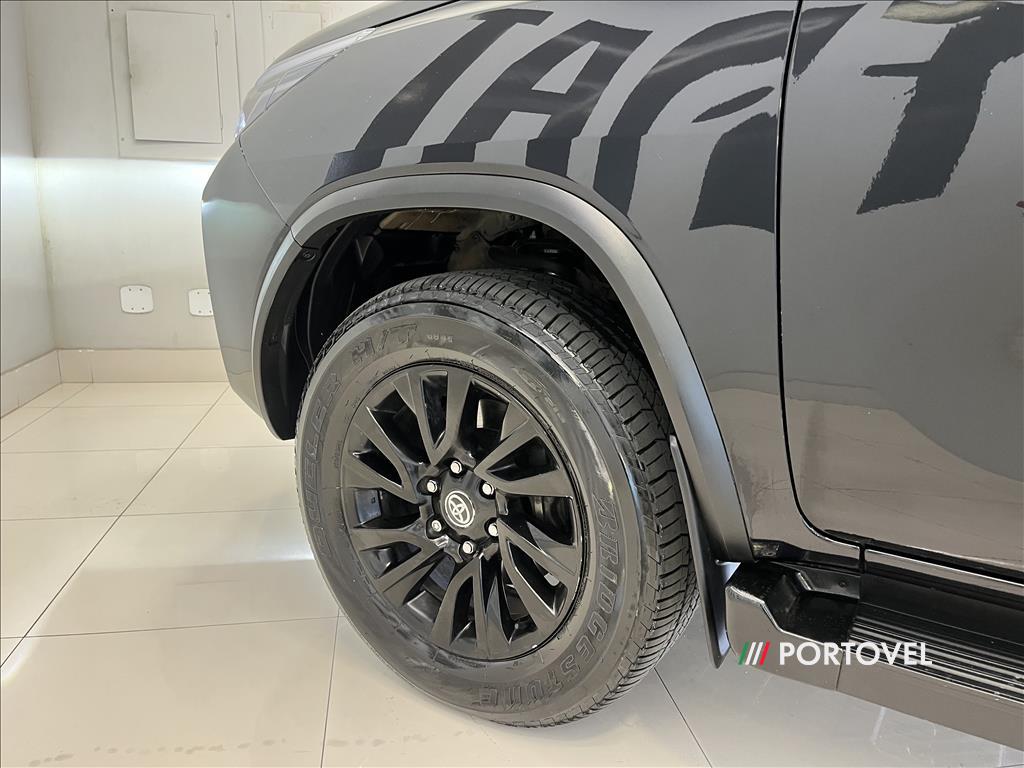 TOYOTA HILUX 2.8 D-4D TURBO DIESEL CD SRX 4X4 AUTOMÁTICO 2022/2022