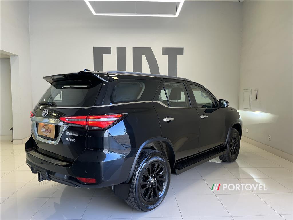 TOYOTA HILUX 2.8 D-4D TURBO DIESEL CD SRX 4X4 AUTOMÁTICO 2022/2022