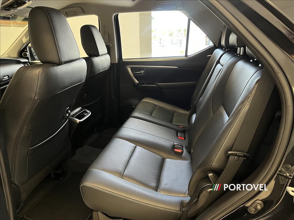 TOYOTA HILUX 2.8 D-4D TURBO DIESEL CD SRX 4X4 AUTOMÁTICO 2022/2022